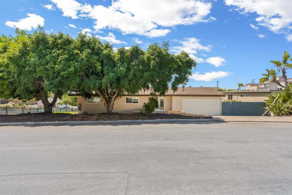 https://cdn.realtyfeed.com/cdn/127/306598589/139381f089ad2892ec9b5ba5168256f4.webp
