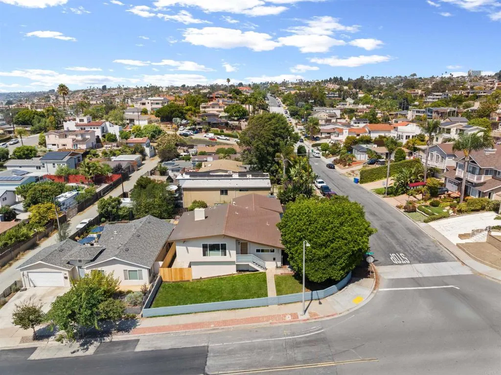 https://cdn.realtyfeed.com/cdn/127/306598589/a0ff73fb94d77c107e1c3002464d808a.webp
