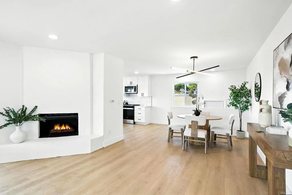 https://cdn.realtyfeed.com/cdn/127/306598589/ed004d20757768161d9f22892be5e968.webp