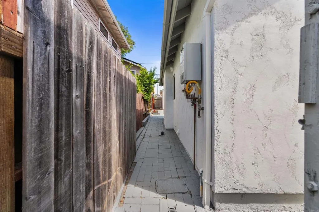 https://cdn.realtyfeed.com/cdn/127/306598599/01633f471fa021d76b21b610b7f7802c.webp