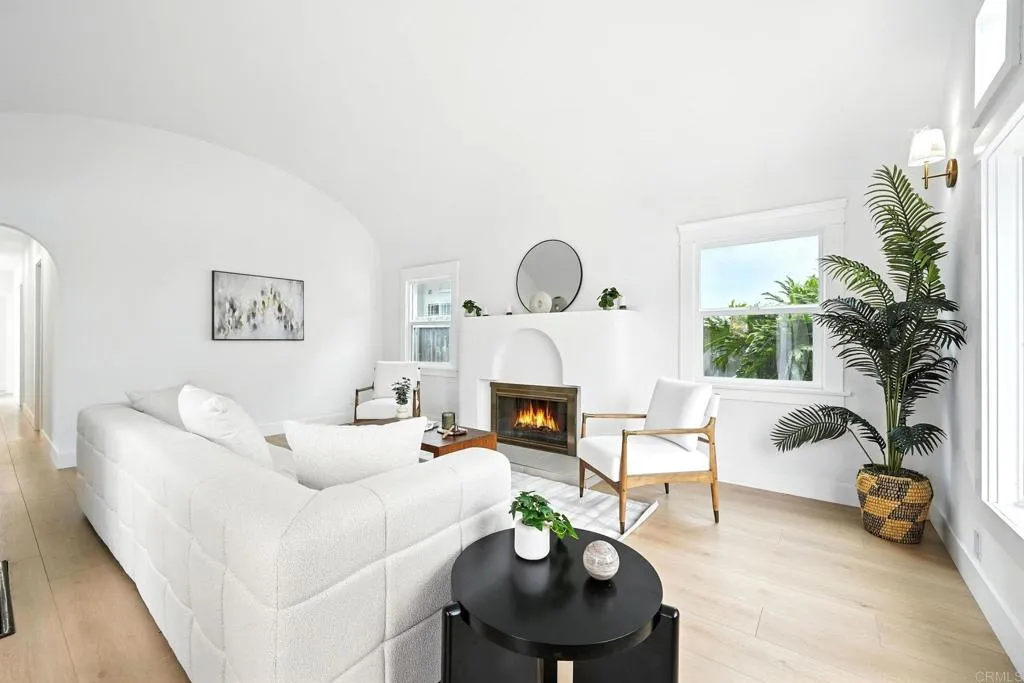 https://cdn.realtyfeed.com/cdn/127/306598599/5f4d5f338f1e6a65199758871761a5ea.webp