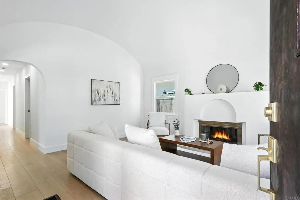 https://cdn.realtyfeed.com/cdn/127/306598599/fa46e8fe278a14181ec642194aa8ae43.webp