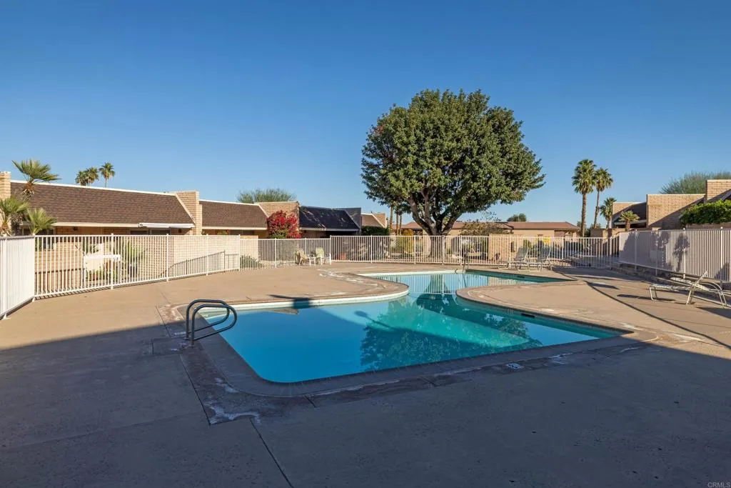https://cdn.realtyfeed.com/cdn/127/306598637/402da6b1ae03f2918a28a1de9eaf13a0.webp