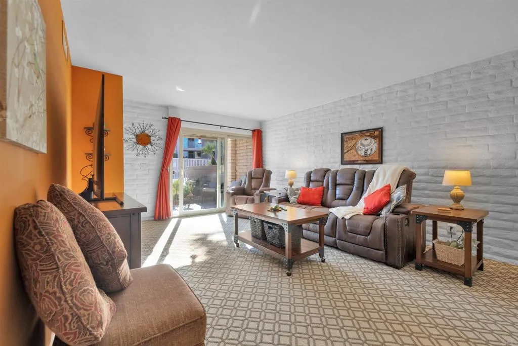 https://cdn.realtyfeed.com/cdn/127/306598637/a54aee7fa63bff473e31c870a3066910.webp