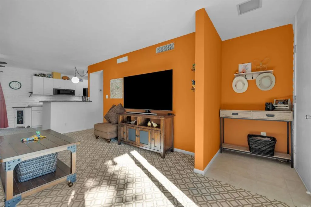 https://cdn.realtyfeed.com/cdn/127/306598637/e1a5bf72578c784b6ec6545b50082e21.webp