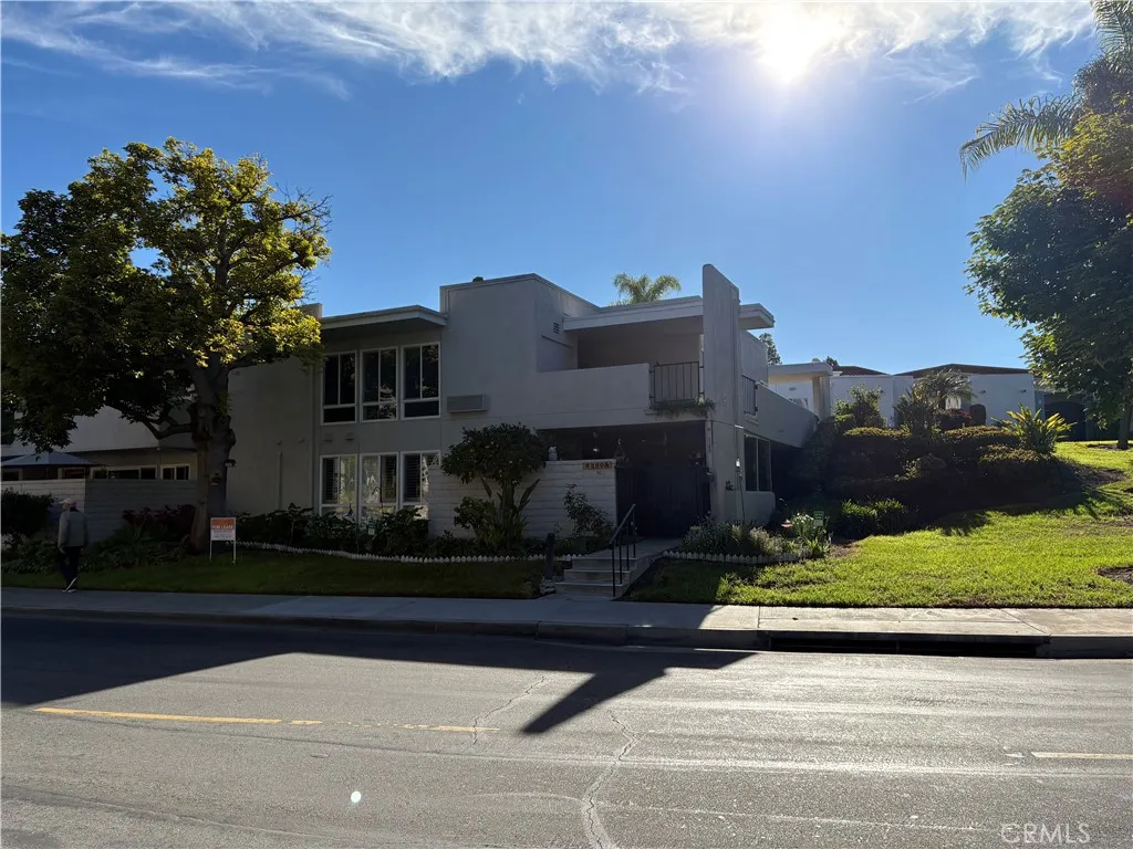 Laguna Woods, CA 92637