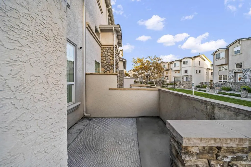 https://cdn.realtyfeed.com/cdn/127/306598788/8ba28d9f52bd4677174fddb57c91539f.webp