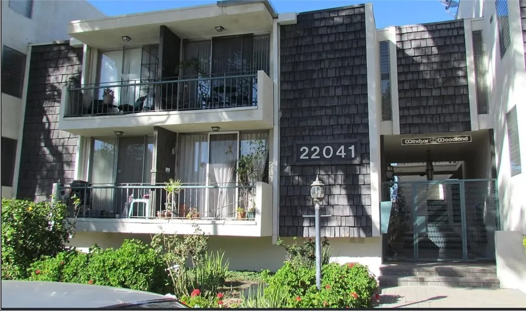 Woodland Hills, CA 91364