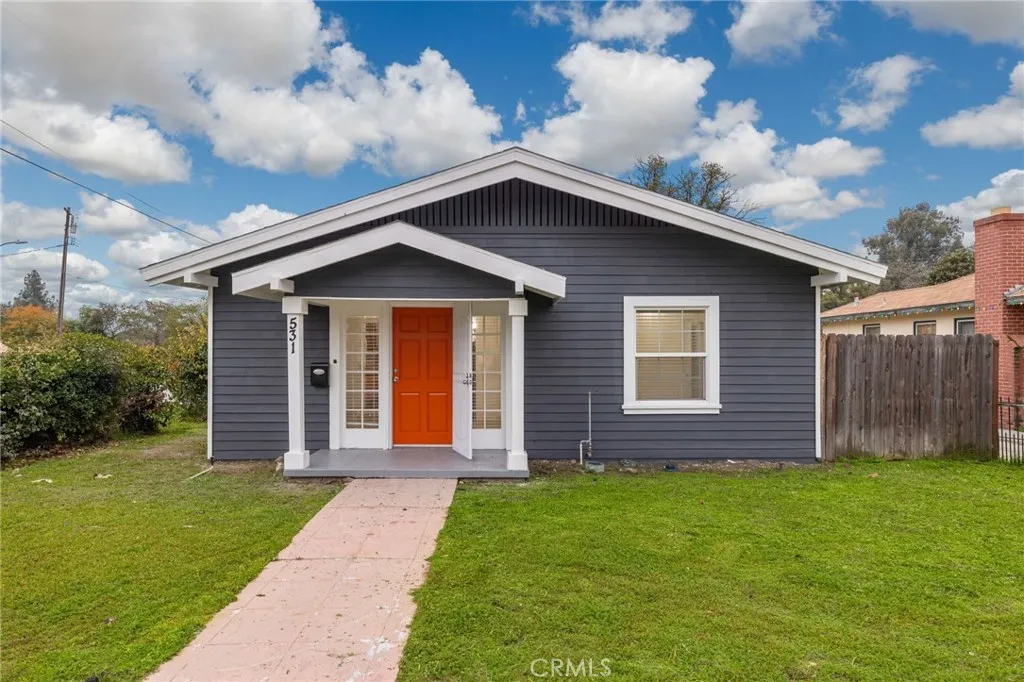 Bakersfield, CA 93305