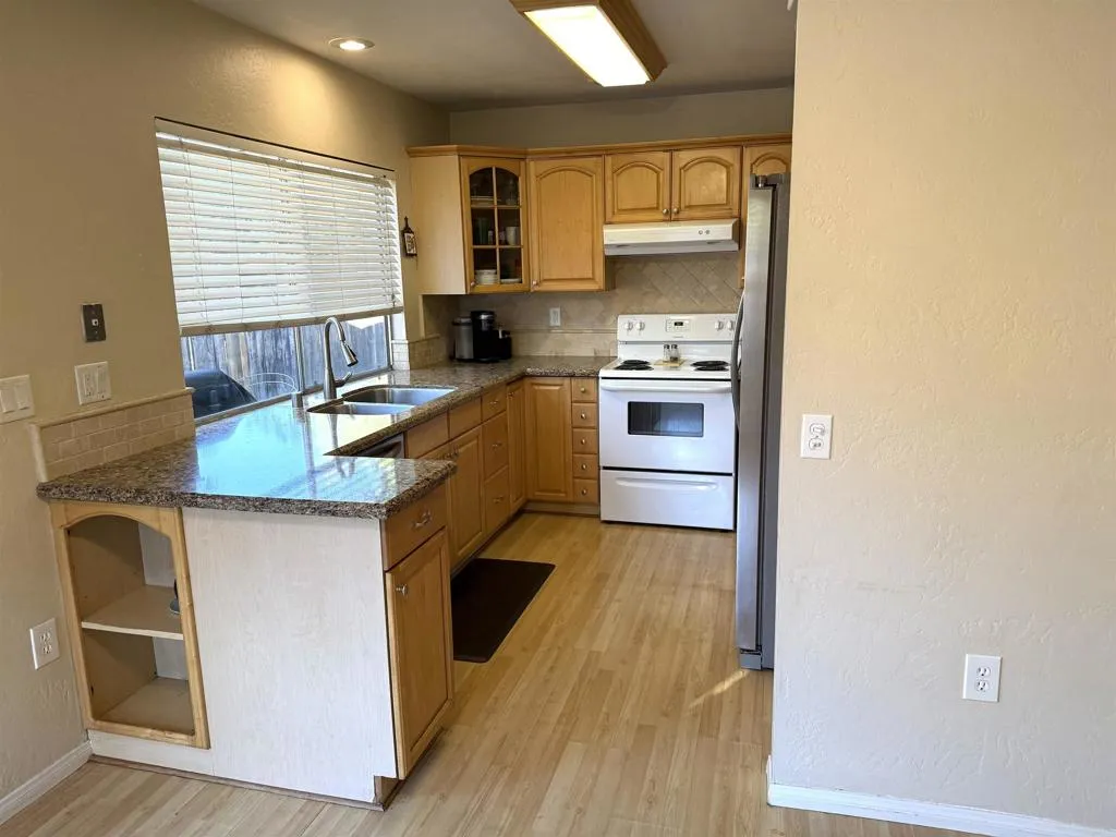 https://cdn.realtyfeed.com/cdn/127/306598895/0a48eb85ae7de5559848a724959a86f2.webp