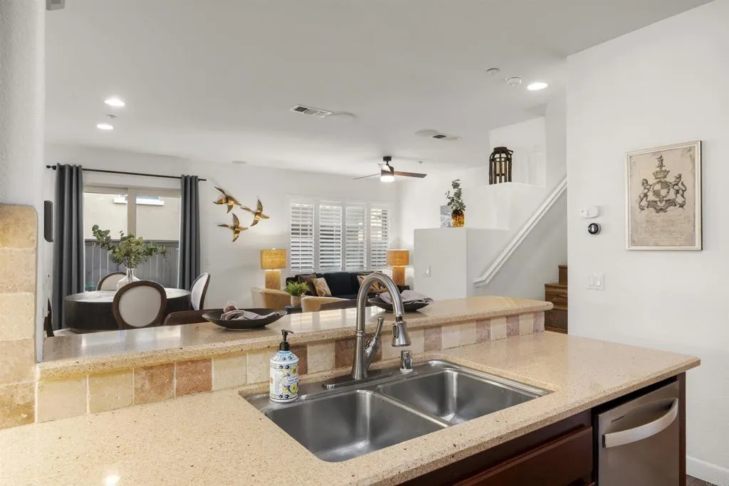 https://cdn.realtyfeed.com/cdn/127/306598947/5365bb6aa1c29ae39ef93532f9666f3f.webp