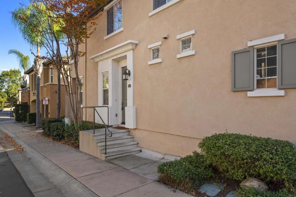 https://cdn.realtyfeed.com/cdn/127/306598947/7a8dbfbe655cacb228781625855b2fb1.webp