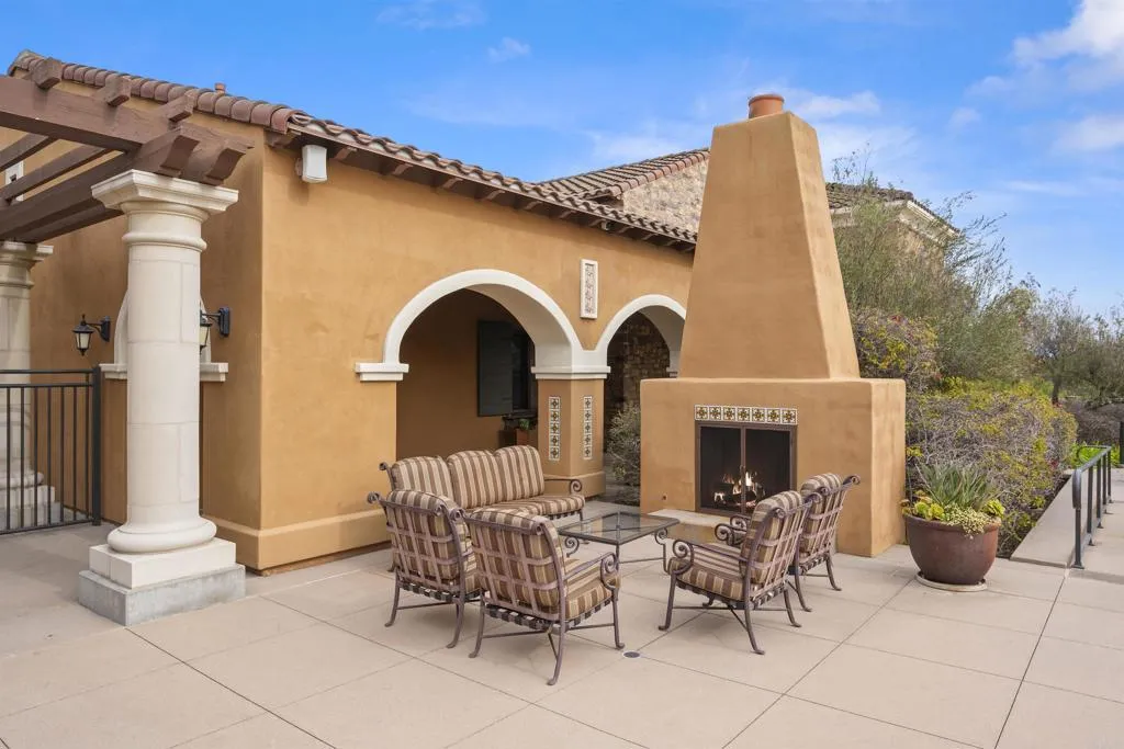 https://cdn.realtyfeed.com/cdn/127/306598947/f62c4cf1f7292c0ab6efd1ffe4b9c738.webp