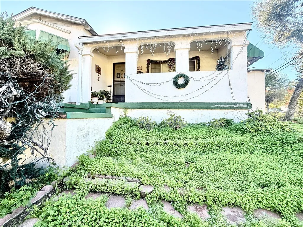 Los Angeles, CA 90042