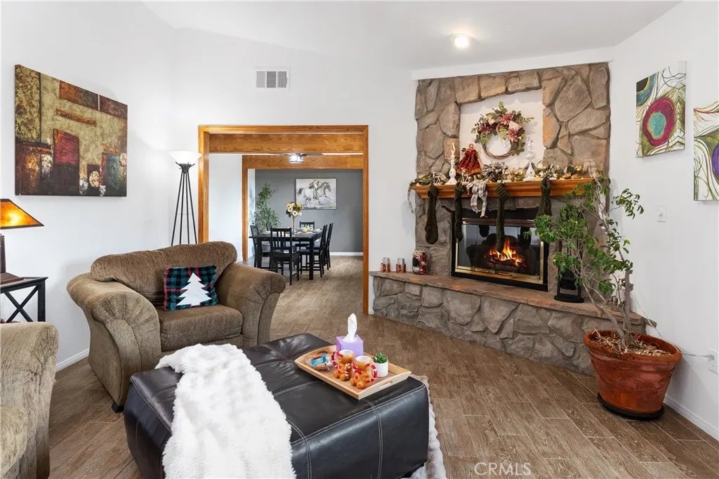 https://cdn.realtyfeed.com/cdn/127/306599066/8893e7aa5d3a75937655560ed9dc0936.webp