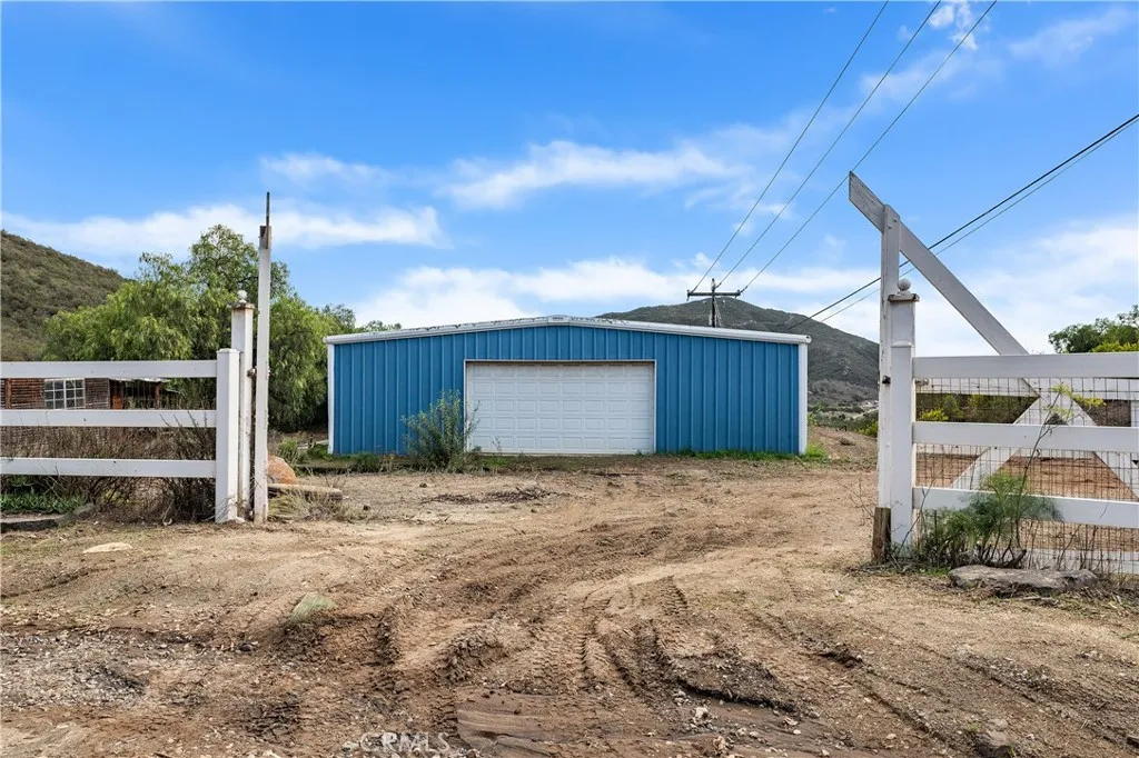https://cdn.realtyfeed.com/cdn/127/306599066/9665a9050b1d4bdae65252513ef5f6f1.webp