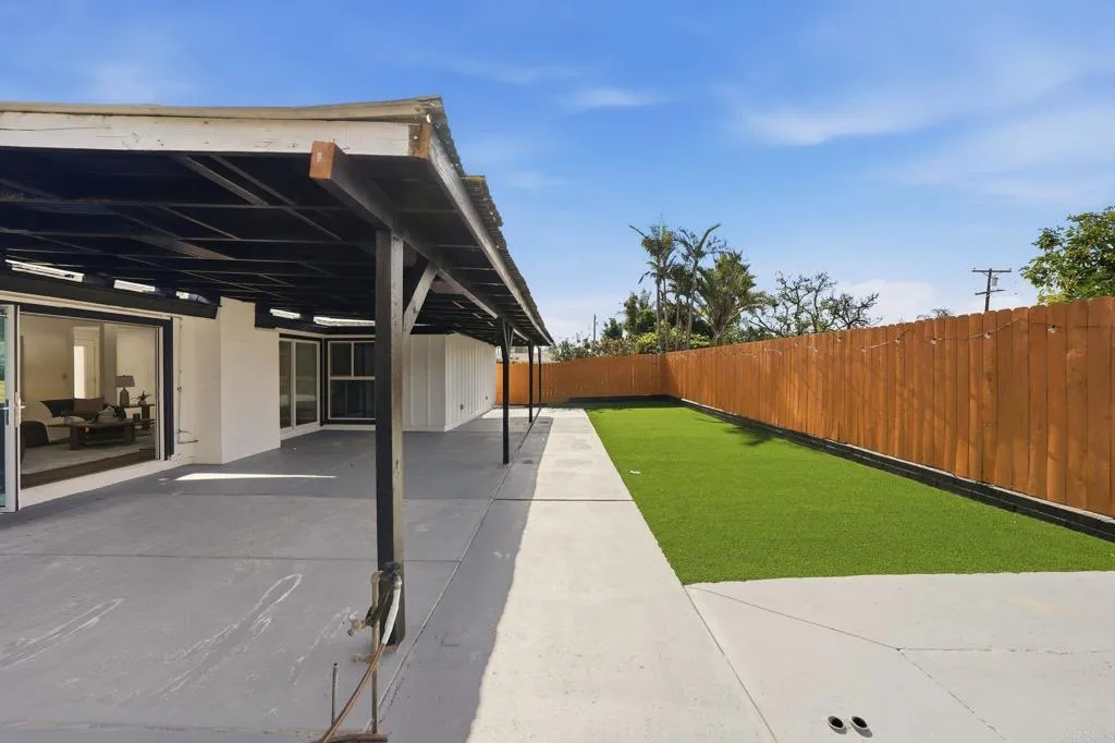 https://cdn.realtyfeed.com/cdn/127/306599068/f21541c5337ea31cfc683472aa103885.webp
