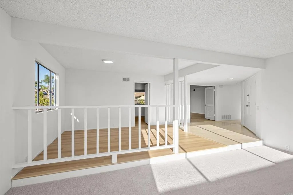 https://cdn.realtyfeed.com/cdn/127/306599070/327178dac3b73a6b13c261d55e8394d0.webp