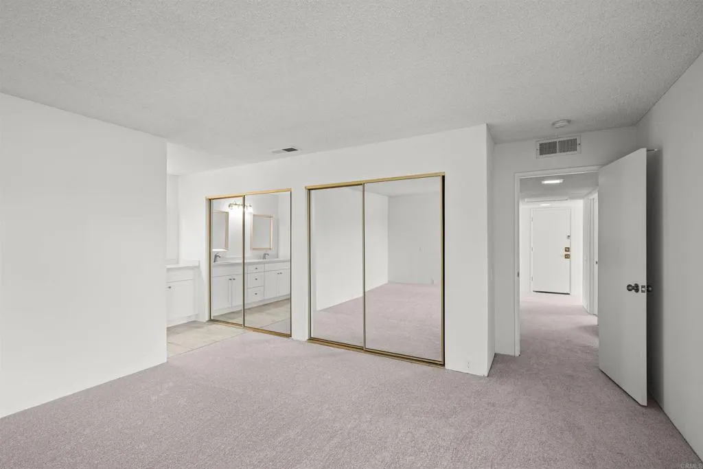 https://cdn.realtyfeed.com/cdn/127/306599070/57b9f1b3e27eb392977bc1439cf9abe1.webp