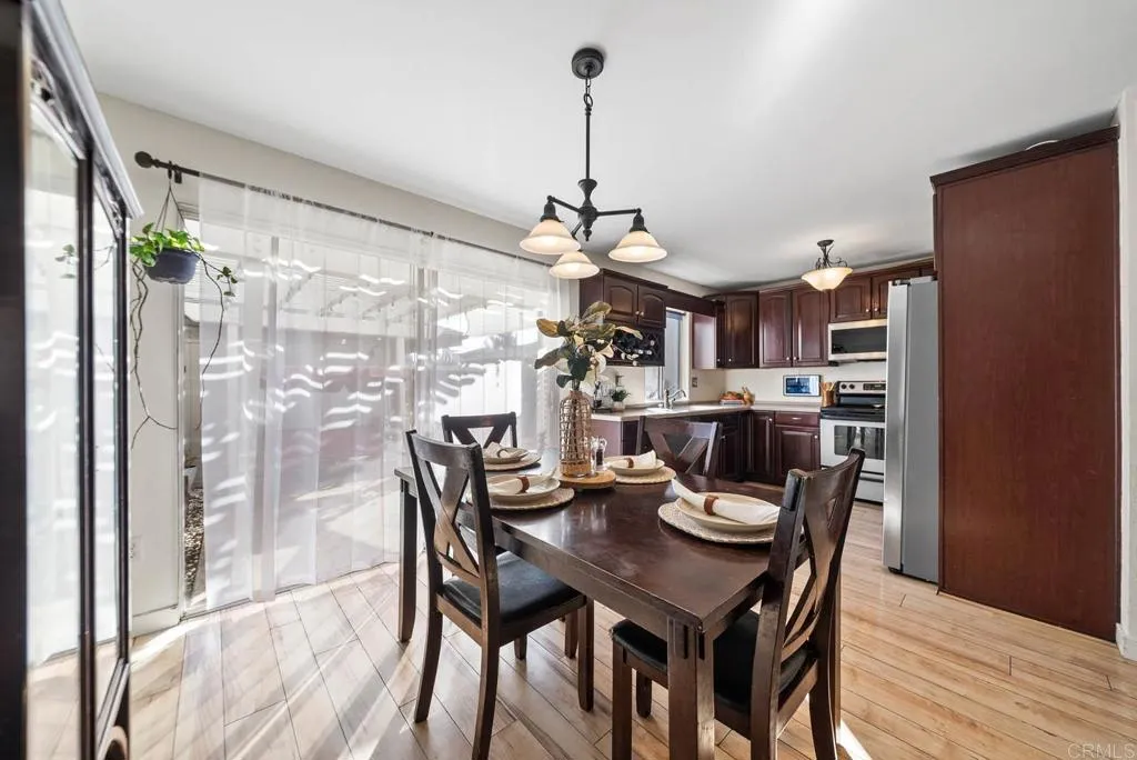 https://cdn.realtyfeed.com/cdn/127/306599117/aa9d9401126a3eff467f97053aa3cfde.webp