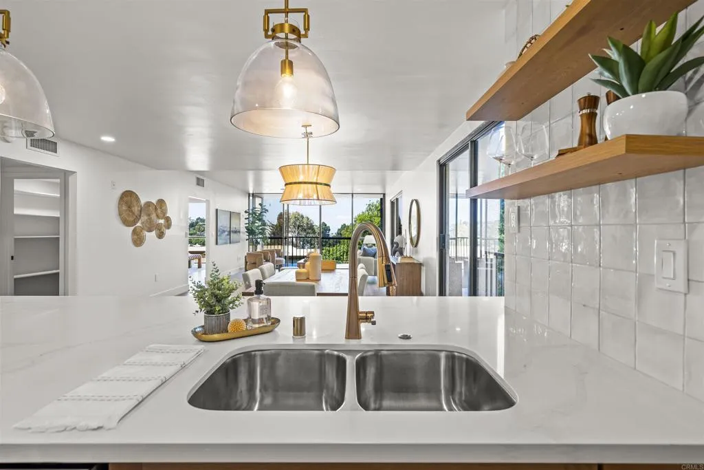 https://cdn.realtyfeed.com/cdn/127/306599227/14fad38f51ae2a99518018ca6e3f5285.webp