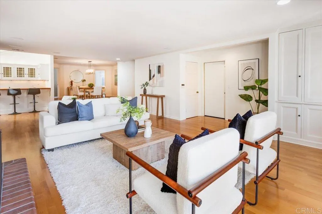 https://cdn.realtyfeed.com/cdn/127/306599242/55a6da775d0003547936771020001ecd.webp