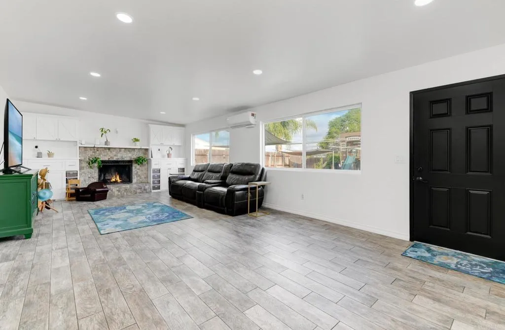 https://cdn.realtyfeed.com/cdn/127/306599258/565886c84c898034b4ba7714082d19db.webp