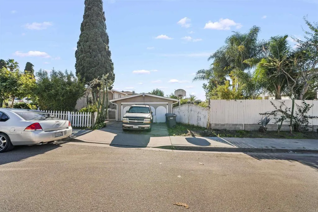https://cdn.realtyfeed.com/cdn/127/306599270/1b2bec1e87582260b74490398886cf19.webp