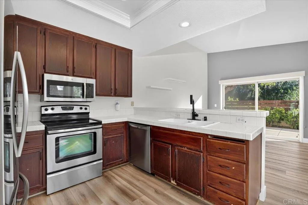 https://cdn.realtyfeed.com/cdn/127/306599301/1b4d9d7d64714246ba6ab4a860466e18.webp