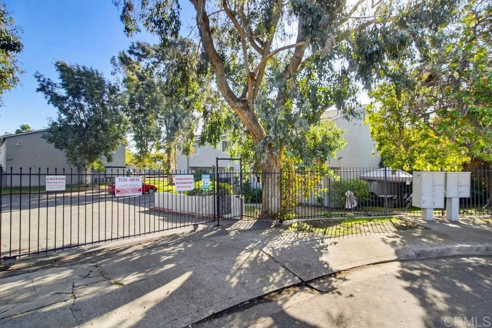 https://cdn.realtyfeed.com/cdn/127/306599302/828bf900d25a0d1eda88164279dbd81e.webp