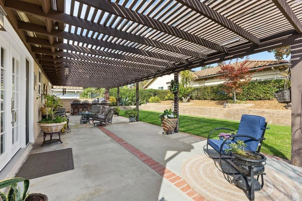 https://cdn.realtyfeed.com/cdn/127/306599304/75cd77ef1599712a70de25ca130bb210.webp