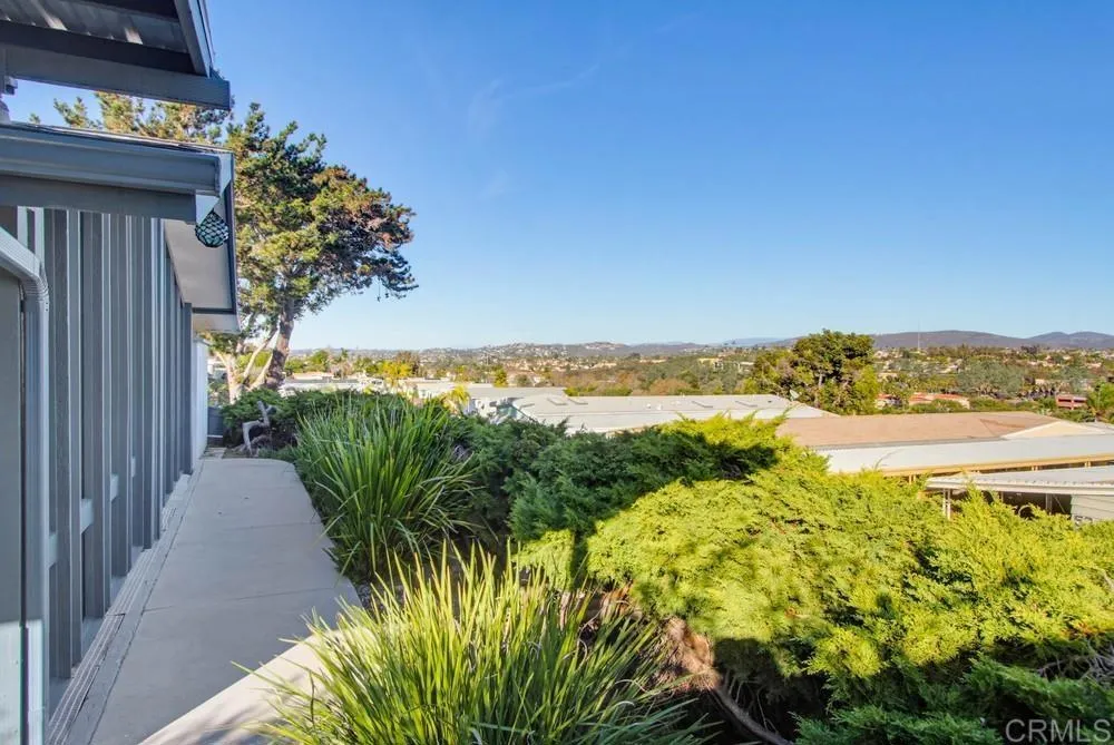 https://cdn.realtyfeed.com/cdn/127/306599308/611cc22234157f311d5e5857bddc192d.webp