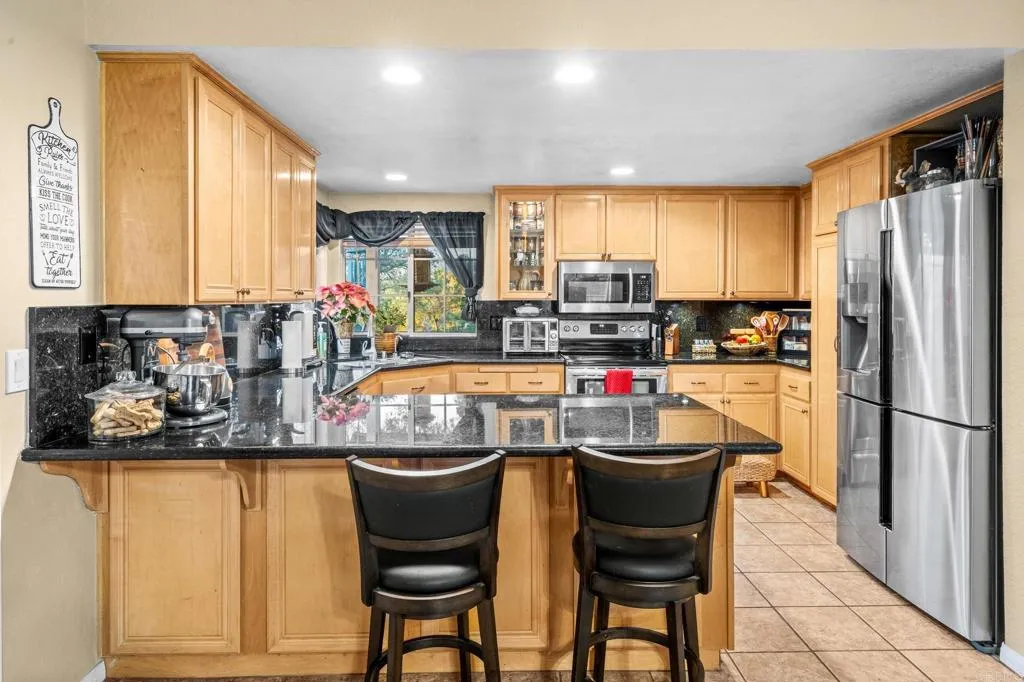 https://cdn.realtyfeed.com/cdn/127/306599435/47926bf653185815012326d8b2ff9c1f.webp