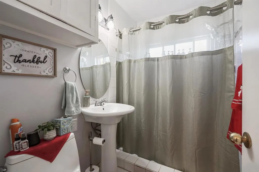 https://cdn.realtyfeed.com/cdn/127/306599440/f7df15a2a399c177bfb6627776be2097.webp