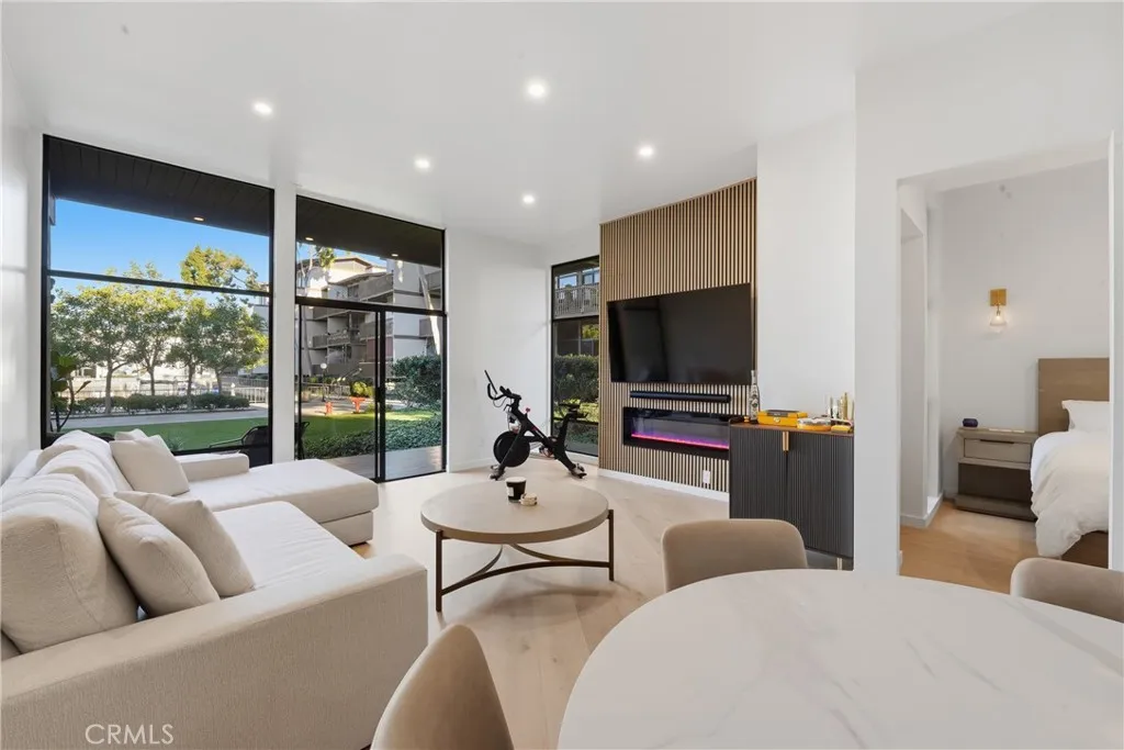 Long Beach, CA 90803