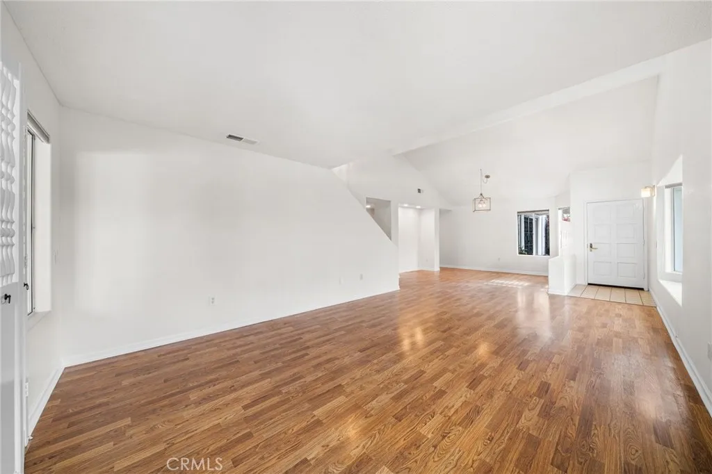 https://cdn.realtyfeed.com/cdn/127/306599526/4926f18d6e5688cf7897395de4b2b9e6.webp