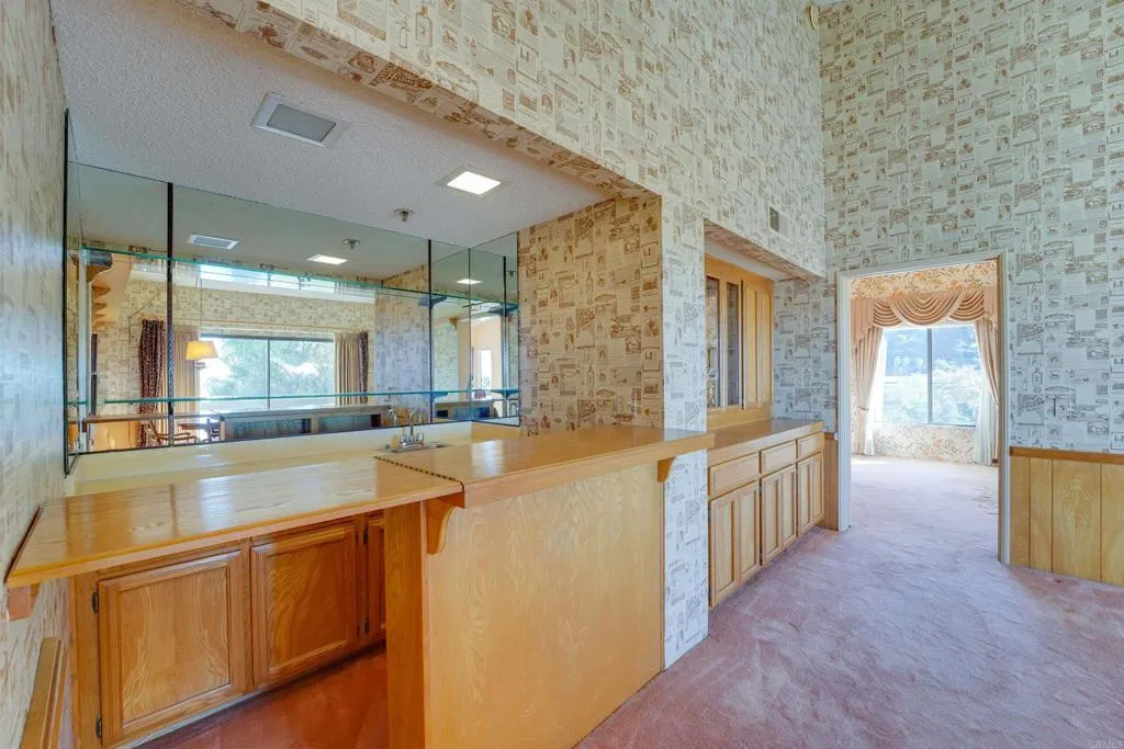 https://cdn.realtyfeed.com/cdn/127/306599630/37aa054ce91806548852cf17c4a0978a.webp