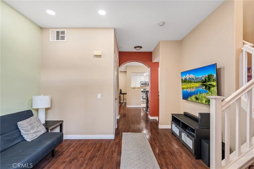 https://cdn.realtyfeed.com/cdn/127/306599641/7ef475451ebf8c20374d555b43e3d143.webp