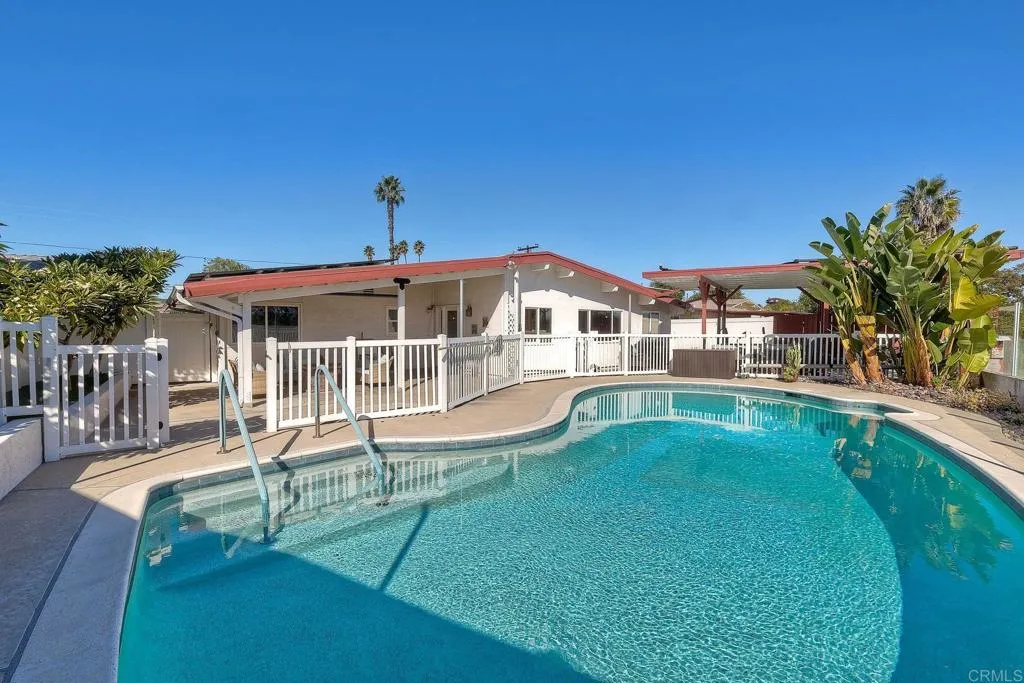 https://cdn.realtyfeed.com/cdn/127/306599765/34e534cdd8579dd1ba6eb5b9767753b7.webp