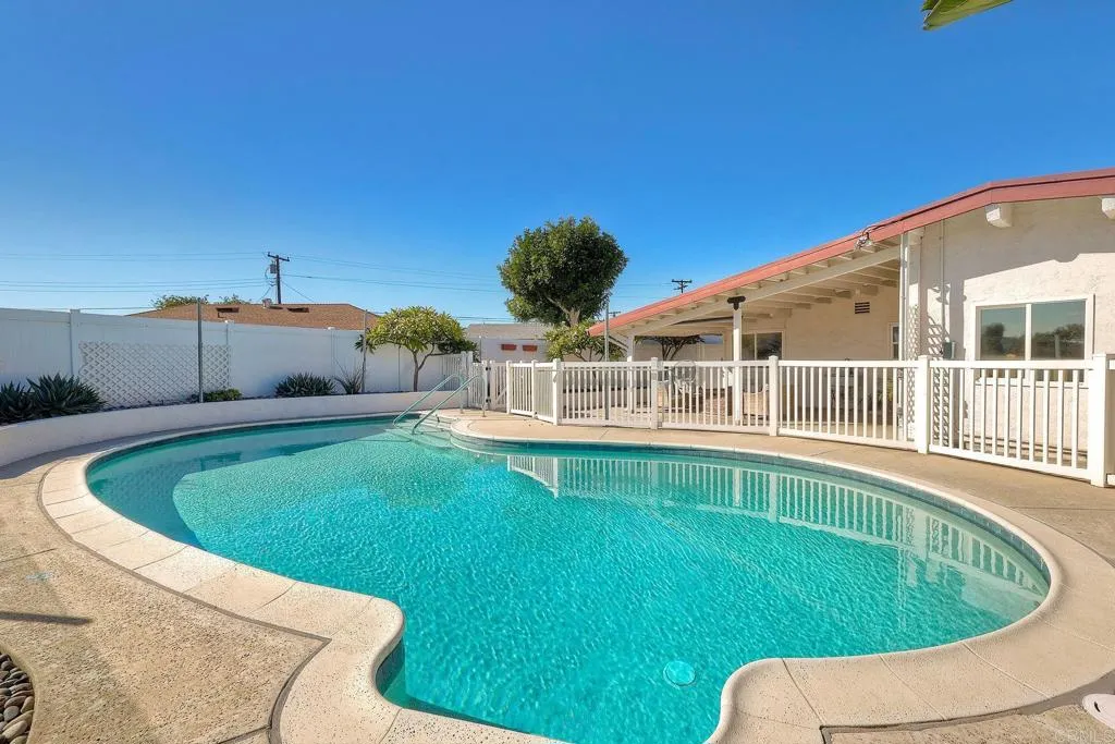 https://cdn.realtyfeed.com/cdn/127/306599765/55b4df52e7b287831e4127d9579c30c5.webp