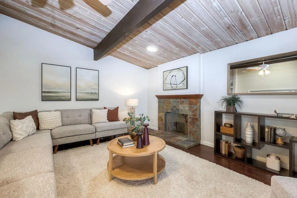 https://cdn.realtyfeed.com/cdn/127/306599765/762734aea7f4a194db674134e90f763f.webp