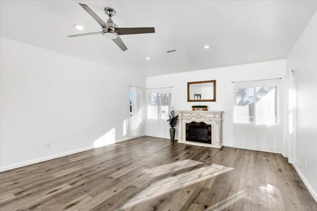 https://cdn.realtyfeed.com/cdn/127/306599780/1d9203f0dc4d1a3b5530488ec7677ce9.webp