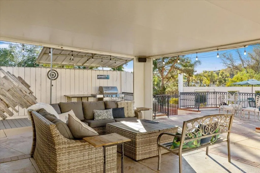 https://cdn.realtyfeed.com/cdn/127/306599780/b6cfba68281e2896d915082c7db5c081.webp