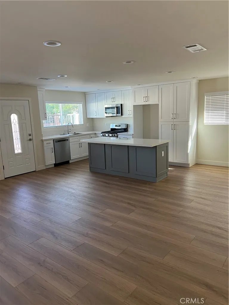 11251 Kewen Avenue, San Fernando, CA 91340 - Photo 5 of 7, San Fernando, CA