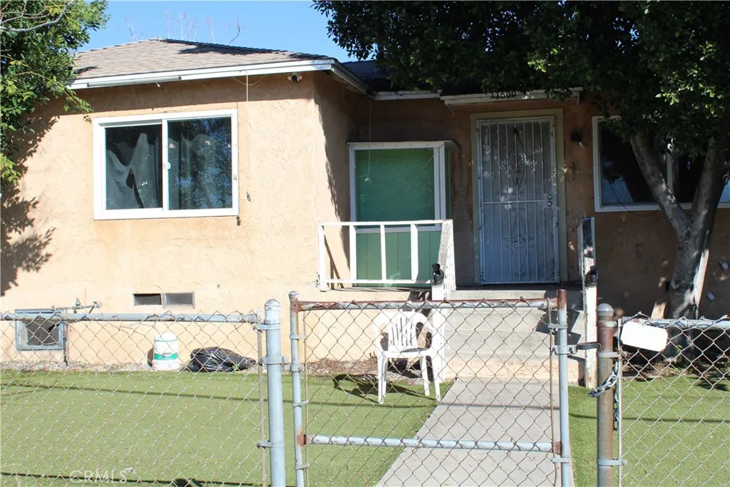 11500 Glenoaks, Pacoima, CA 91331