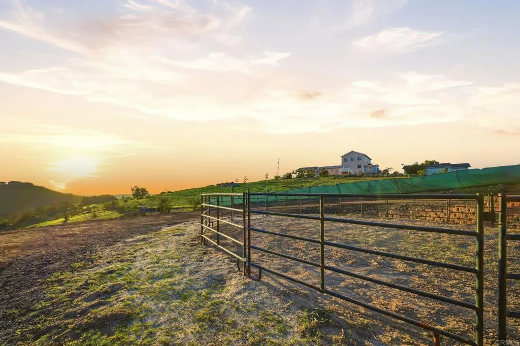 https://cdn.realtyfeed.com/cdn/127/306599935/218d5005e9eb3c41409831fea3c96e99.webp