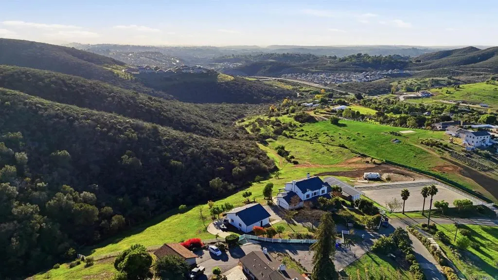 https://cdn.realtyfeed.com/cdn/127/306599935/36074591cde13d372b5b690c01b98197.webp