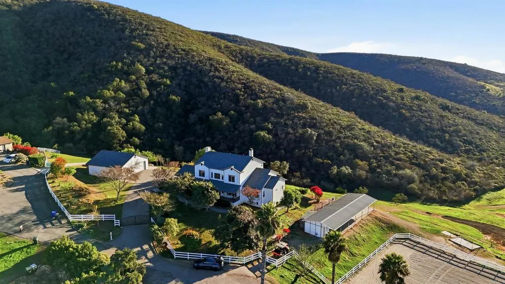 https://cdn.realtyfeed.com/cdn/127/306599935/5ce345dc60f55f90c8ff75929c755121.webp