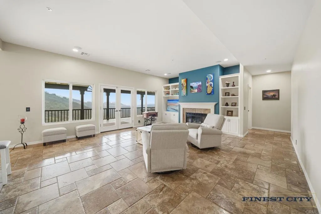https://cdn.realtyfeed.com/cdn/127/306599935/80a7de0f97aaa938ceaf47d4b885c446.webp
