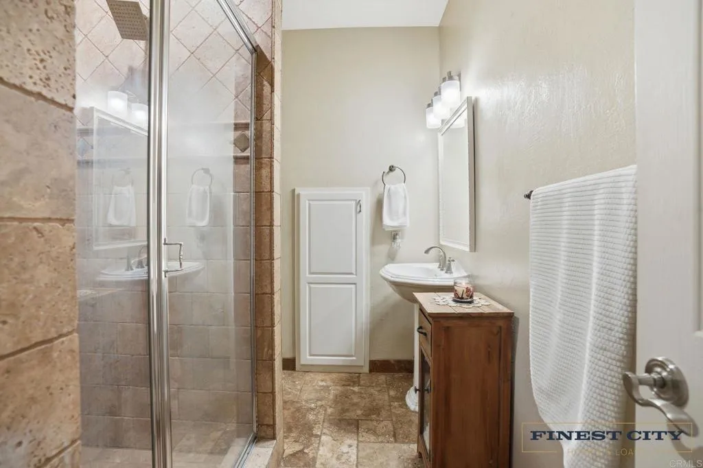 https://cdn.realtyfeed.com/cdn/127/306599935/9aee8386a99ef3e11dc373c8e83e508b.webp